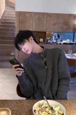 网图A2251TP58-秋冬新款斜襟纽扣套头毛衣男痞帅高级感针织衫，男装针织衫/毛衣，电商B241