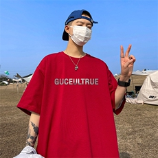 酒红色
