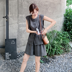 灰色休闲设计感通勤套装女2025夏新款韩系时尚气质背心短裤两件套图片