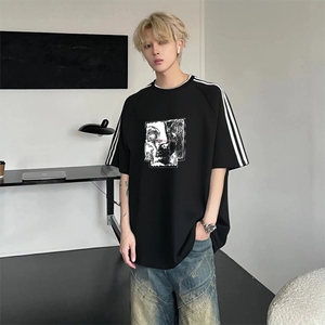 抖音得物高品质二开240克宽松纯棉美式潮牌三条杠织带短袖T恤图片
