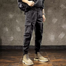黑色