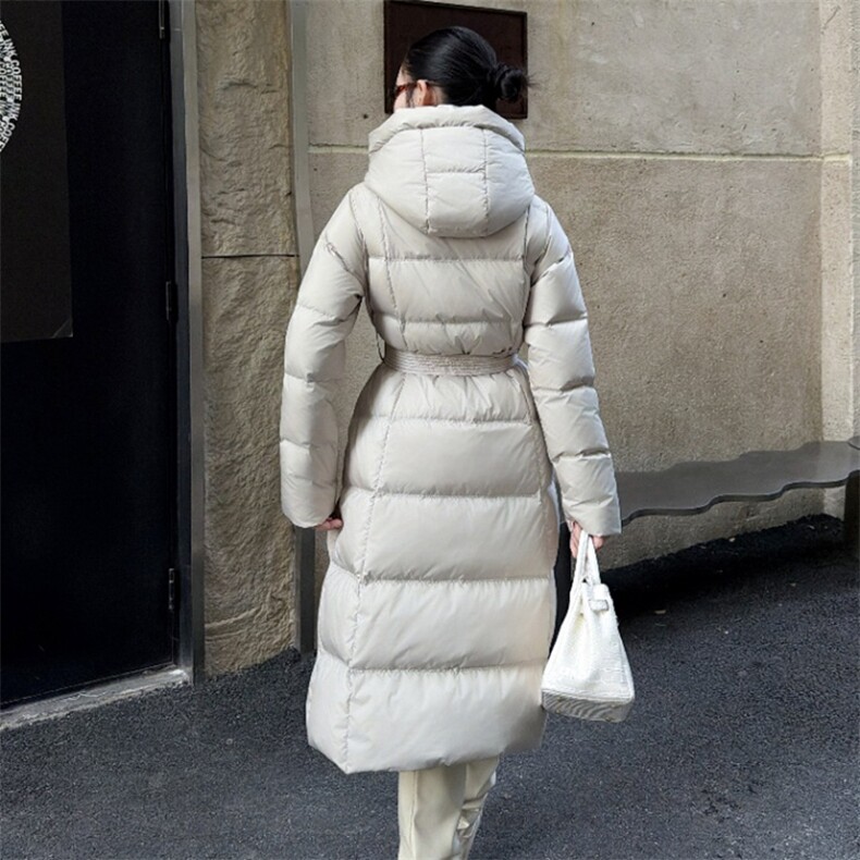 现货过膝羽绒服女加厚2026年冬季新款韩版收腰时尚保暖白鸭绒外套,女装羽绒服,琦鑫阁（原依鑫阁）