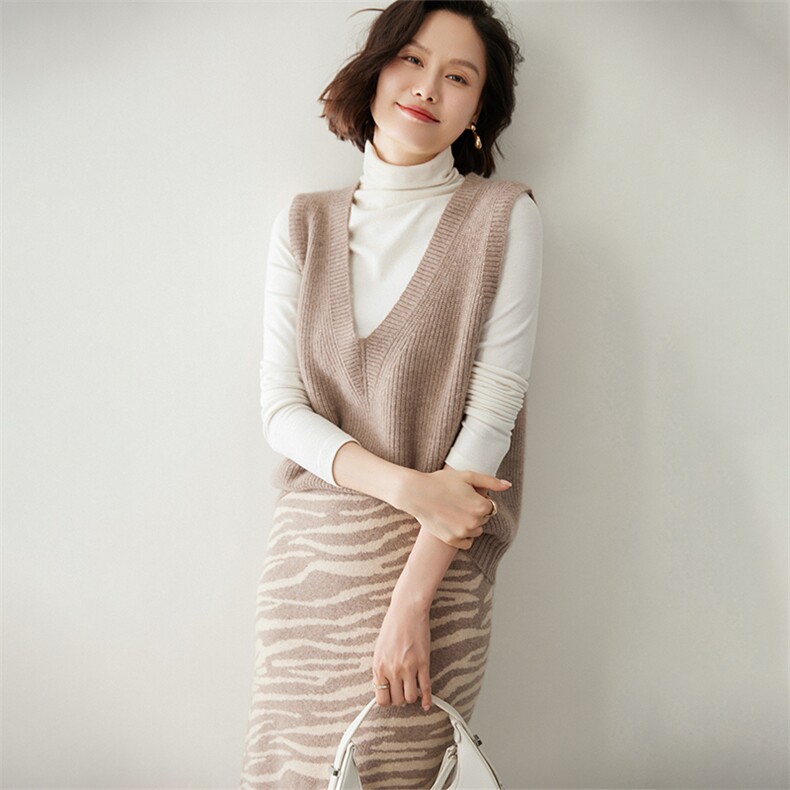 时尚百搭V领羊绒马甲女款修身显瘦无袖针织背心外套,女装马甲,迎冬羊绒