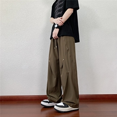 褶皱铆钉百搭休闲裤K005模特酒店景92%聚酯纤维8%氨纶(S-2XL)TP25，男装休闲裤，电商A088