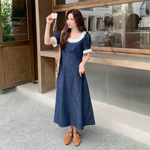 蕾丝花边牛仔连衣裙女2025夏季新款法式温柔风复古气质连身裙长裙图片