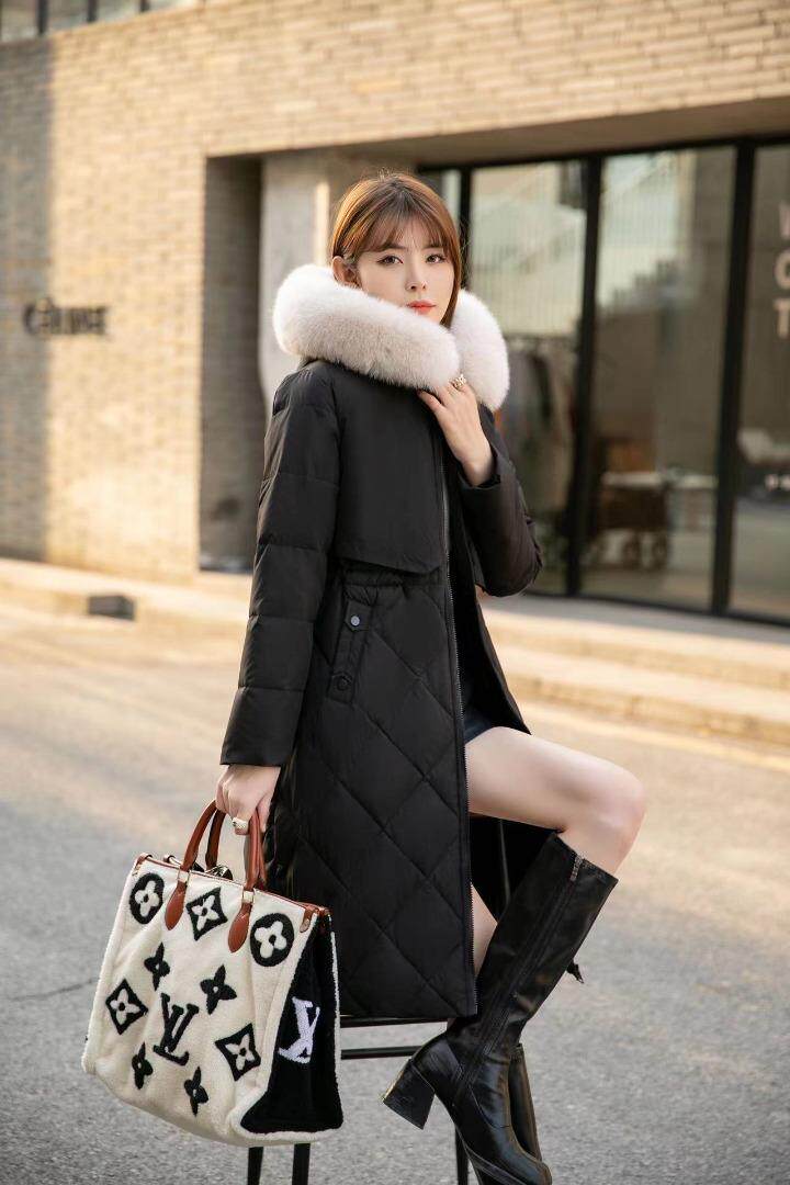 真毛领，大气款羽绒服，两色，四个尺码，女装羽绒服，依柏璐