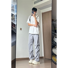 浅灰色