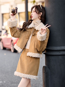 复古毛绒拼接羽绒套装女2025冬新款袢带保暖外套半身裙气质两件套图片