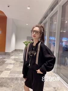 2021秋季新款刺绣卫衣图片