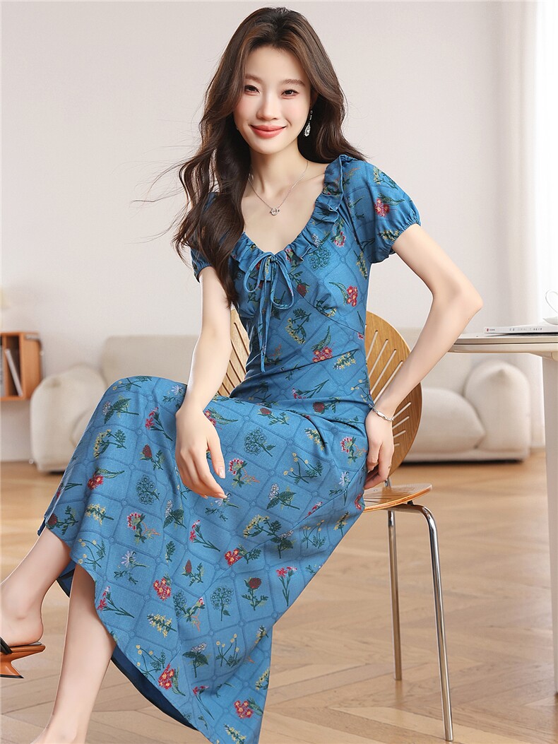 优雅方领度假连衣裙女2026年夏季新款碎花雪纺百搭中长裙,女装连衣裙,艾米