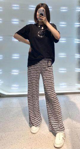 OFF～烫片+压花工艺T～69/件 直筒压皱长裤～75/件～，女装，LOVELS