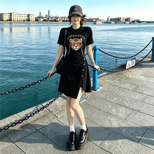慵懒风韩版时尚气质短袖连衣裙女夏款圆领字母撞色拼接短袖T恤裙图片 慵懒风韩版时尚气质短袖连衣裙女夏款圆领字母撞色拼接短袖T恤裙图片