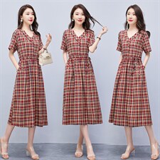 连衣裙2022年夏季潮流舒适简约时尚中长款圆领格子，女装连衣裙，贵人树