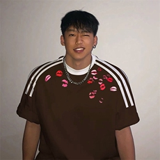 咖啡色
