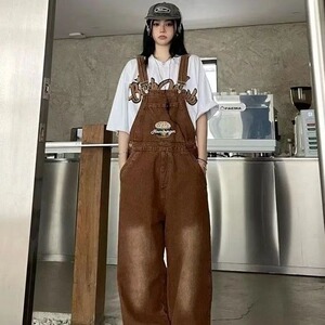 美式复古棕色汉堡刺绣背带裤女宽松直筒裤显瘦牛仔裤连体裤ins潮图片