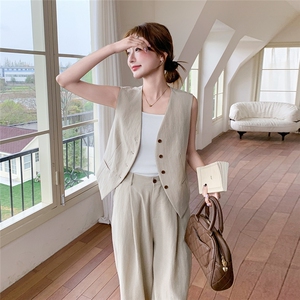 休闲卡其色西装马甲阔腿裤女夏2025新款大方得体穿搭图片