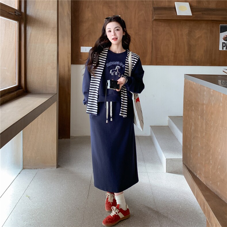 【新品】马年刺绣卫衣半身裙套装带披肩,女装套装/套裙,2B076