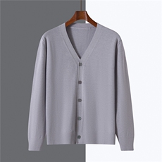 2025年秋季常规V领宽松型开衫，男装针织衫/毛衣，牧绒家园