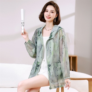 天丝轻薄透气花色女宽松中年妈妈户外大码休闲薄外套图片