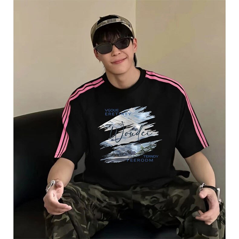 抖音得物品质二开240克宽松纯棉美式潮牌印花三条杠中性风短袖T恤图片