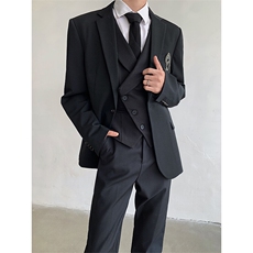 黑色西服