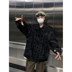 黑色