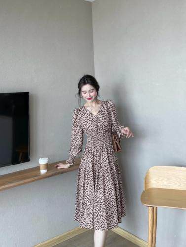 早秋新款8605碎花连衣裙?1801马夹，女装连衣裙，大晶