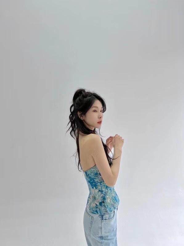 蓝色油画抹胸上衣，抹胸，HE