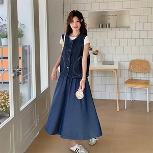 松弛感休闲牛仔马甲套装裙女夏2025新款韩系chic显瘦半身裙两件套图片