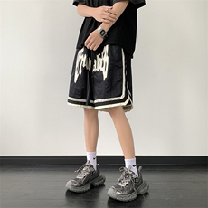 黑色
