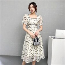 2022年夏季新款甄选工艺复杂的植绒提花面料连衣裙显瘦气质款，女装连衣裙，序儿