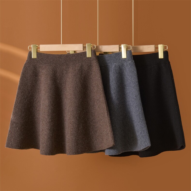 2025年秋季宽松时尚百搭加厚四平A字短裙，女装半身裙，西欧羊绒
