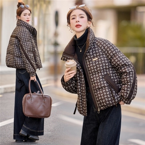 时尚设计感印花短款羽绒服女2025冬季新款白鸭绒加厚保暖防寒图片