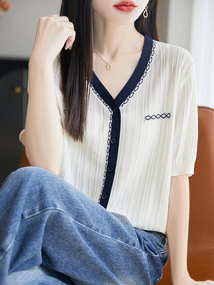 2025年夏季常规不连帽V领舒适时尚百搭短袖,女装T恤,鄂维那特