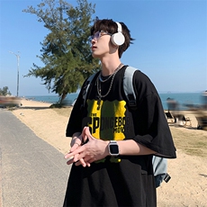 黑色