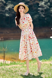 赫本风碎花连衣裙女夏2026新款法式设计感显瘦气质女神范过膝长裙图片