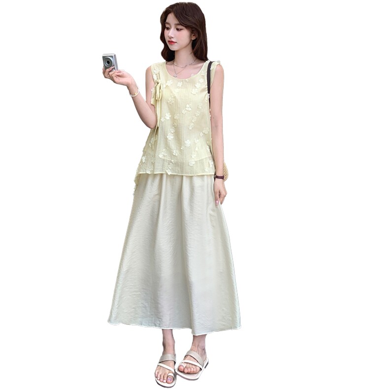 设计感无袖背心套装女2025夏季新款时尚立体花朵上衣半身裙两件套,女装套装/套裙,纯色衣恋