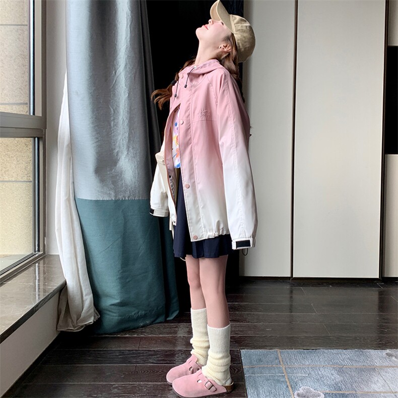 2025现货新款渐变粉冲锋衣外套8837p140K198,女装短外套,2C269