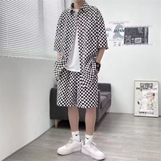 黑色