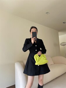 提花褶皱西装裙图片