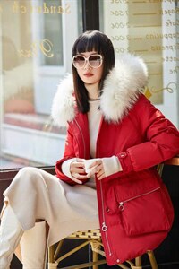 冬装现货 一手长貉子大毛领羽绒服,女装羽绒服,千浪依族