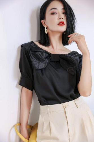 蝴蝶结一字领上衣，女装，哥卓