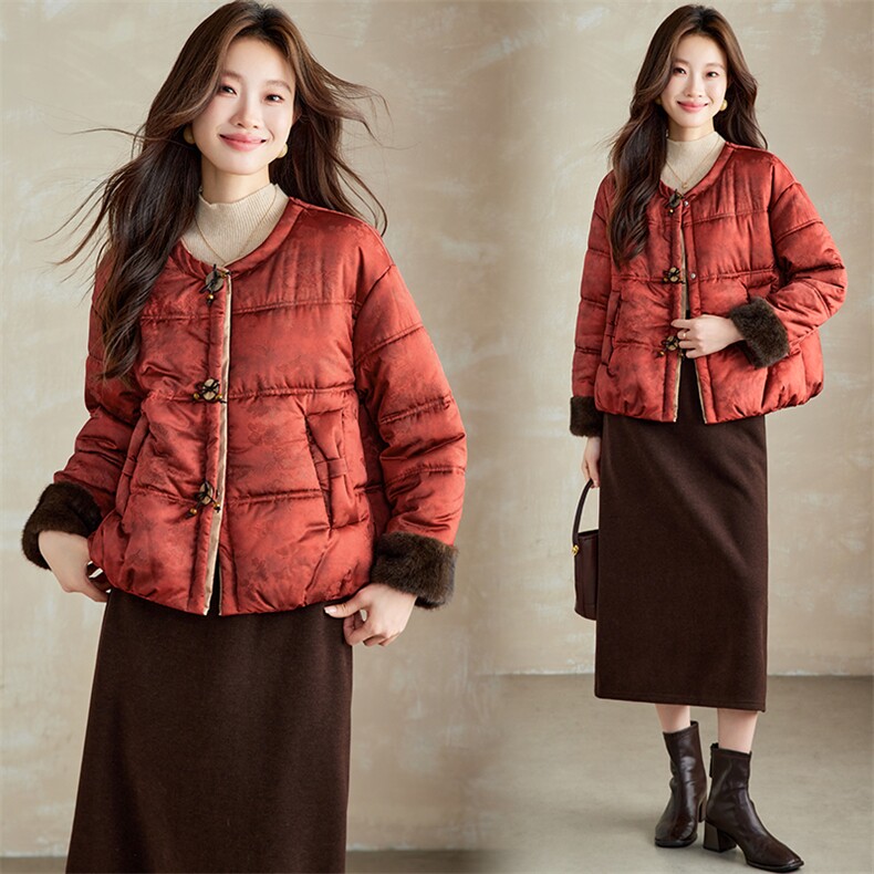 在仓~羽绒棉服2025冬季重磅提花蝴蝶扣三色圆领宽松棉袄貂毛外套,女装棉衣/棉服,新依时派