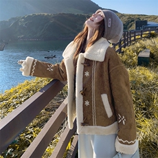 卡其色
