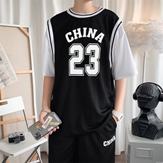 黑色