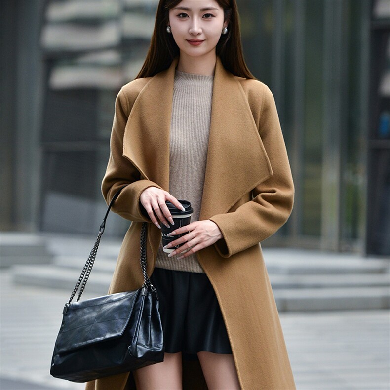 2024秋冬季新款呢子大衣女中长款韩版宽松斗篷型，女装双面呢大衣，亿美羊绒