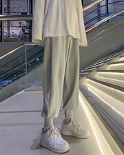 灰色