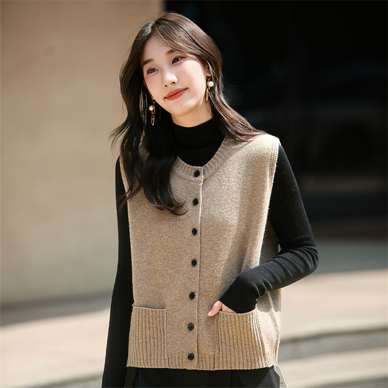 2025年秋季时尚百搭通勤简约休闲双兜马甲，女装针织衫/毛衣，犀桦羊绒