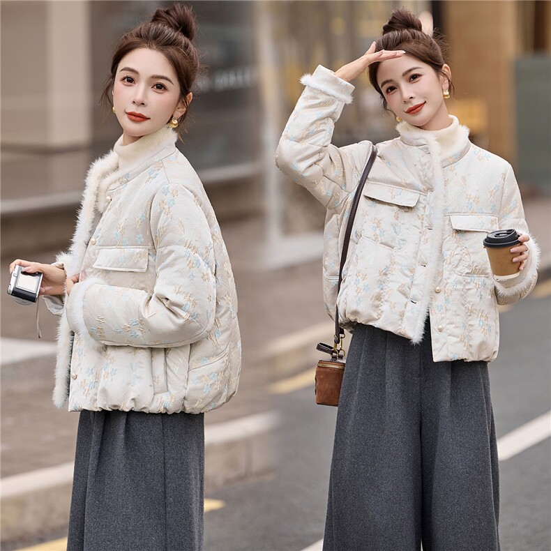 【现货现货】冬季新款新中式刺绣羽绒服短款2025水貂毛拼接厚外套,女装羽绒服,一安秀