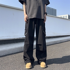 黑色